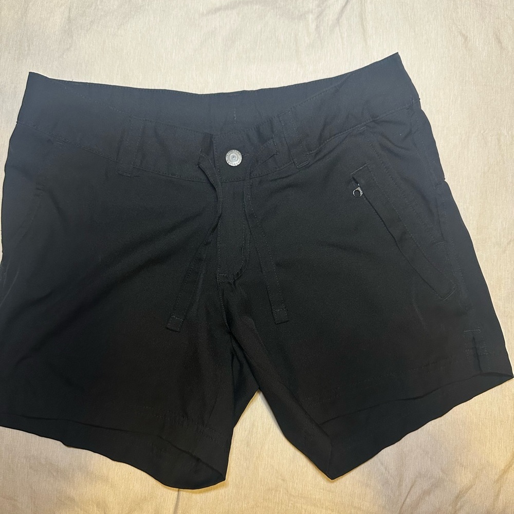Magellan Outdoors Black Women's Cargo Shorts